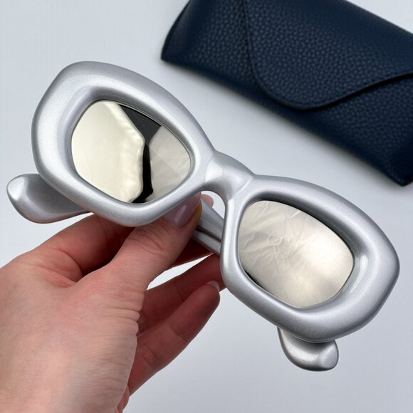 Loewe Women  BRAND NEW Sunglasses LW40117I 20C Metallized Grey Smoke Mirror main image 12